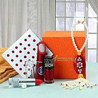 beautifying gift hamper: fashion accessories