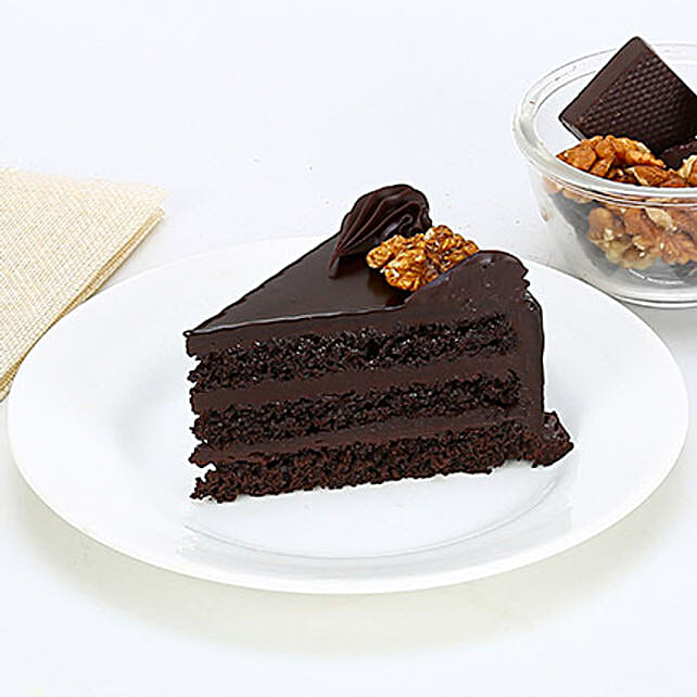 Chocolate Walnut Cake Half kg Eggless