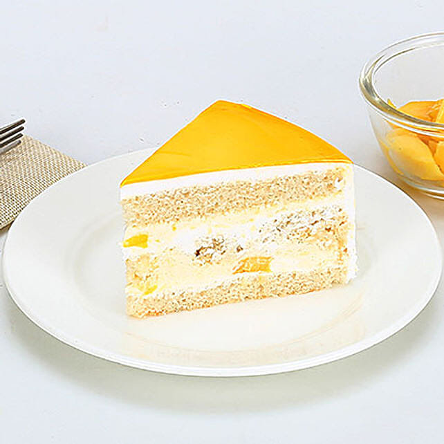 Mango Delight Cake Half kg Eggless