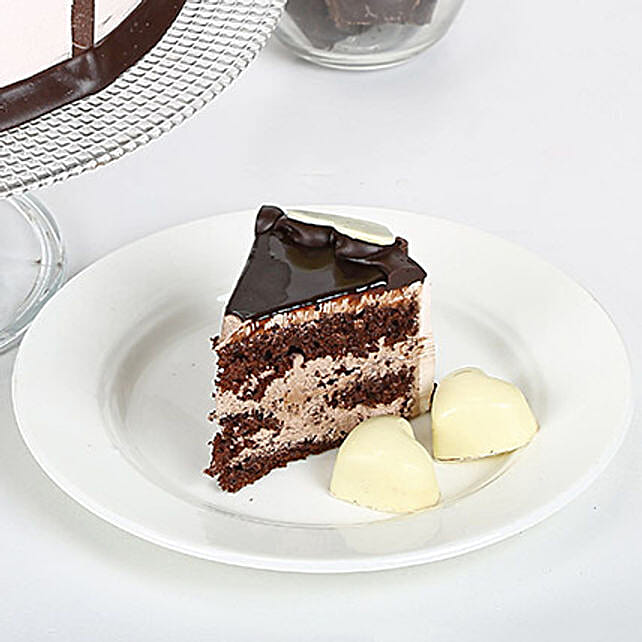 Stellar Chocolate Cake 2kg Eggless