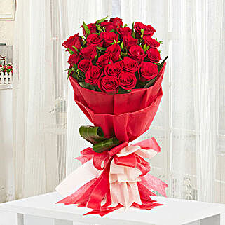 Send Valentine Rose Day Gifts Online for Her/Him - Ferns N Petals